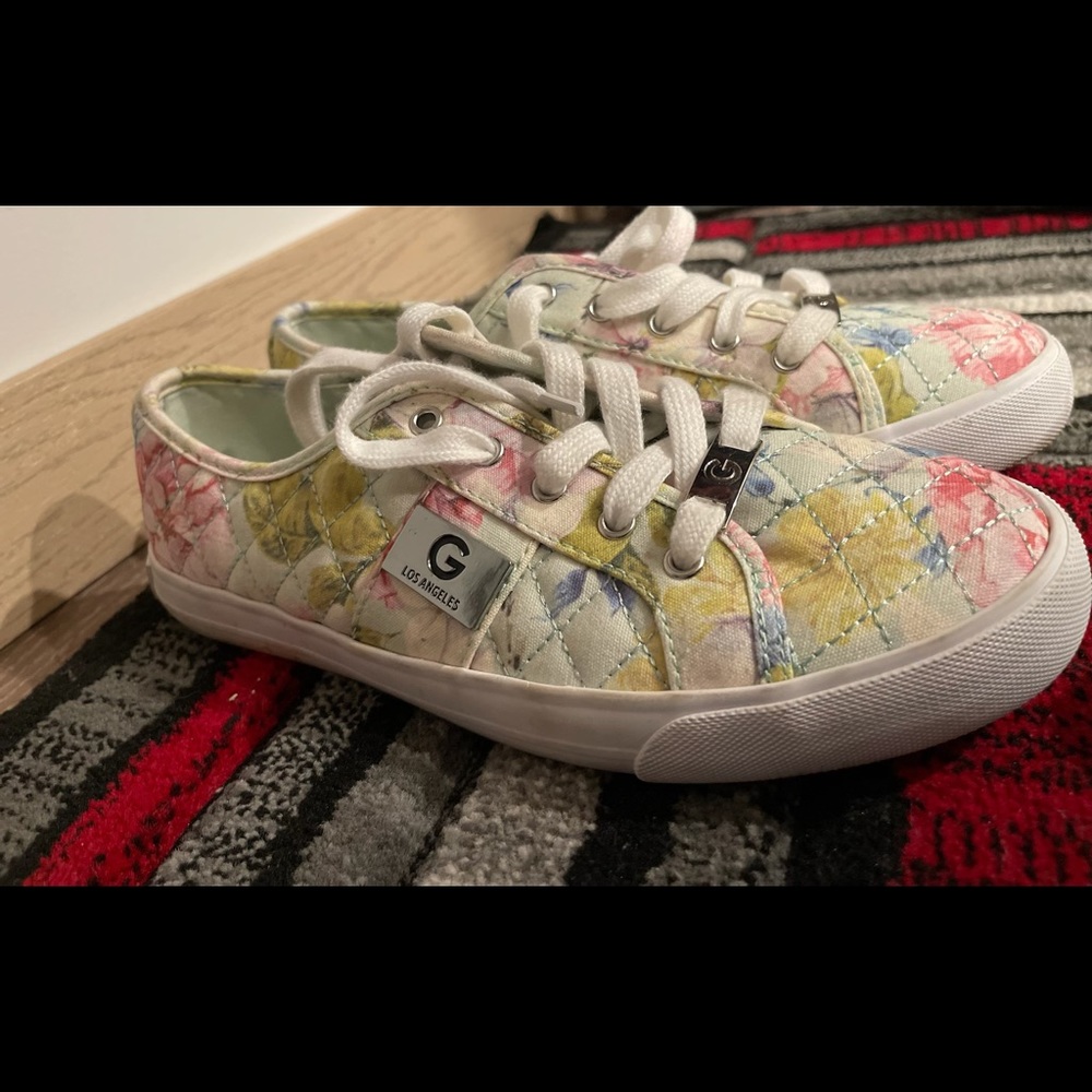GGBacker, Size 8 M. Doesn’t fit even though it says size 8 only worn it twice.